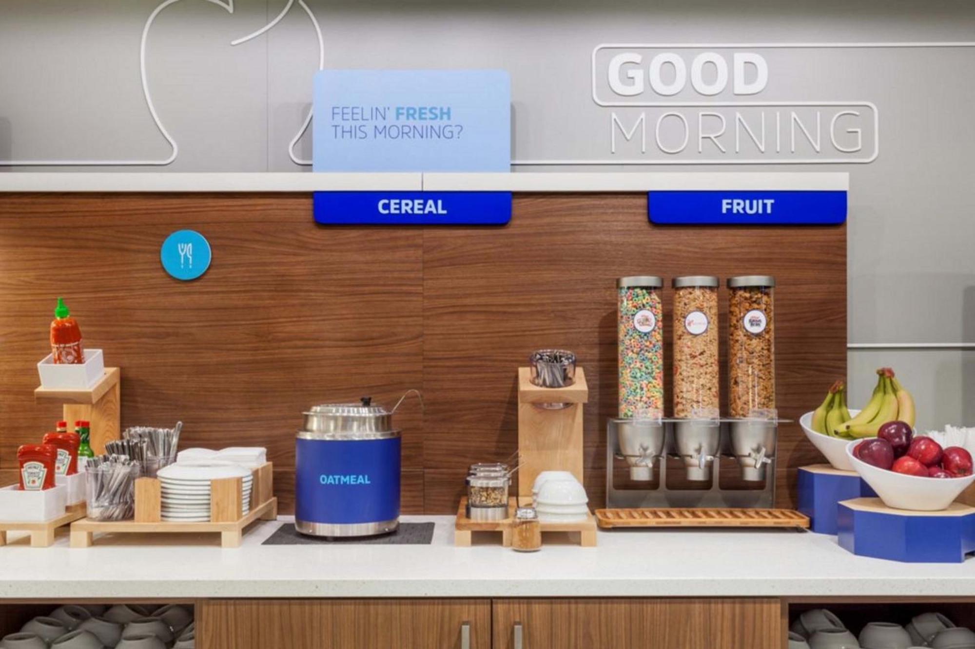 Holiday Inn Express San Diego - Sorrento Valley By Ihg Buitenkant foto