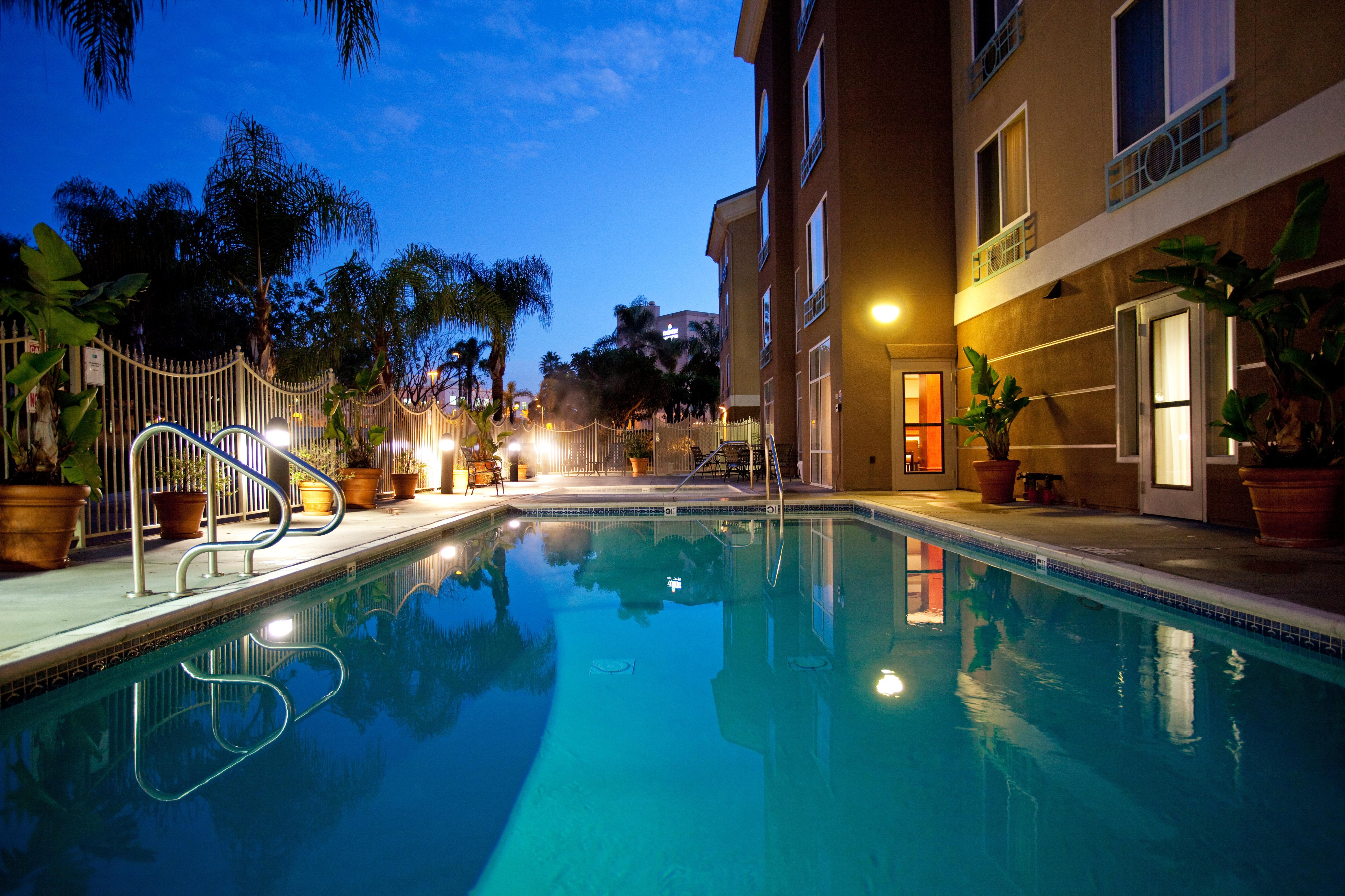 Holiday Inn Express San Diego - Sorrento Valley By Ihg Buitenkant foto
