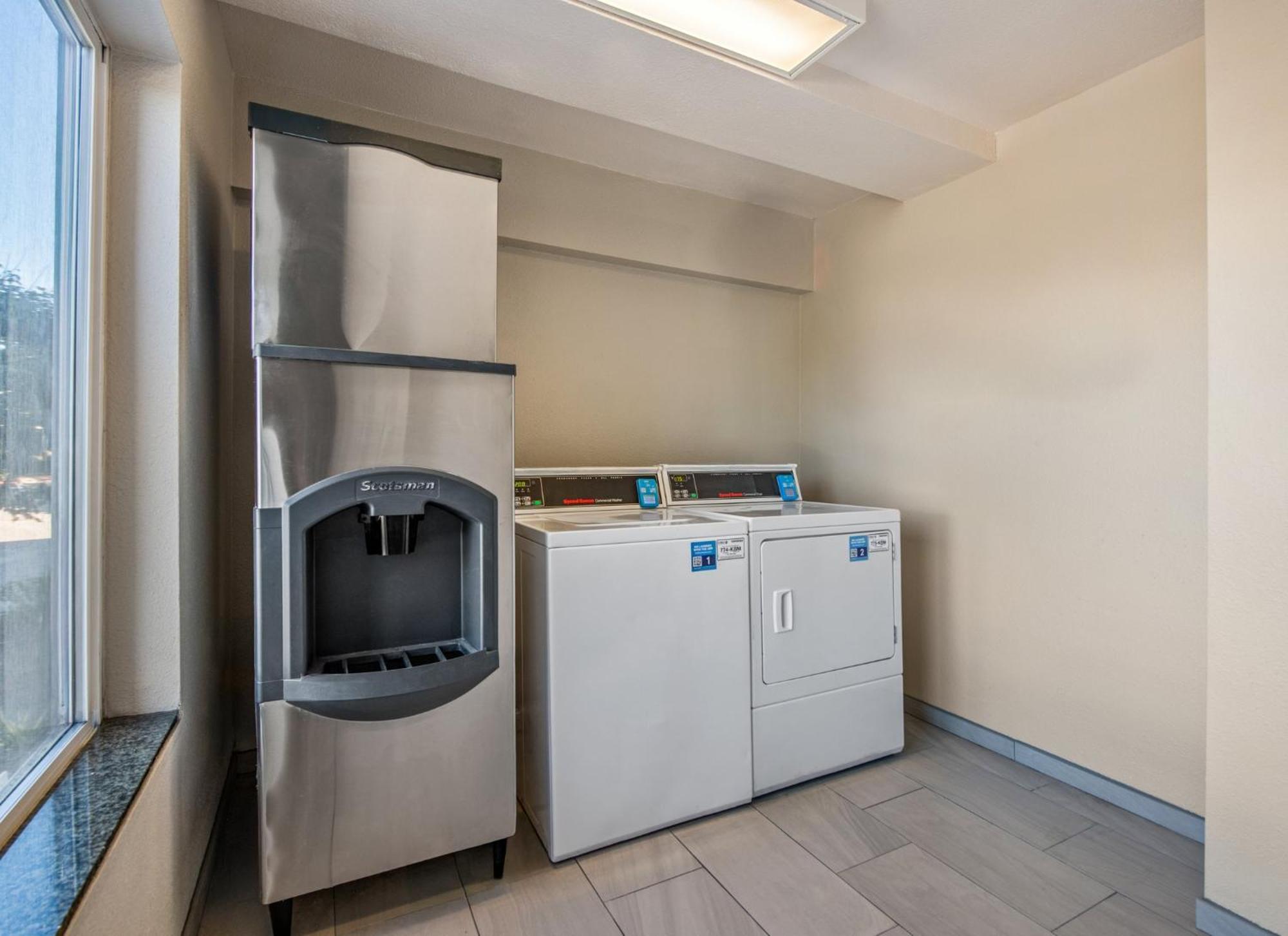 Holiday Inn Express San Diego - Sorrento Valley By Ihg Buitenkant foto