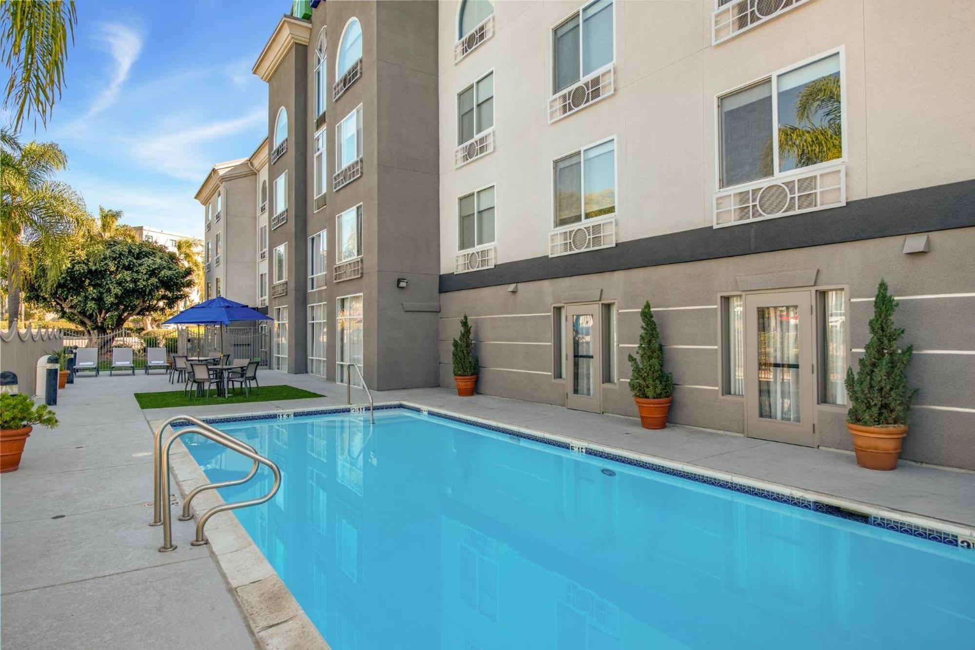 Holiday Inn Express San Diego - Sorrento Valley By Ihg Buitenkant foto